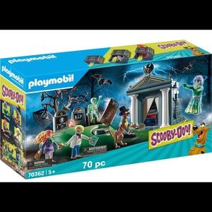 Scooby-Doo Playmobil 70 Piece Cemetery Zombies Skeleton Play Set ~ Never opened!